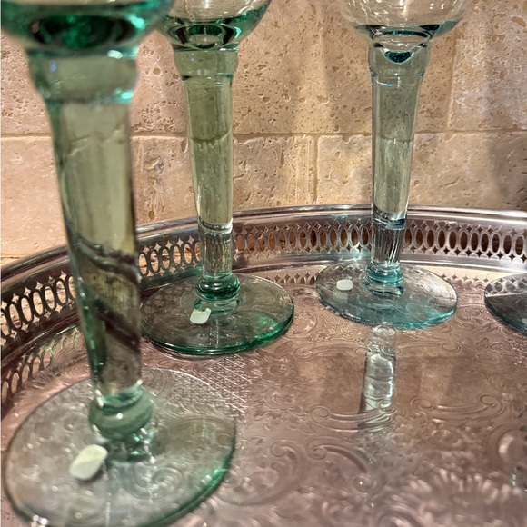 Hand Blown Mexican Long Stem Vintage Wine Glasses Set of 5. Light Sea-foam Green - Picture 3 of 5